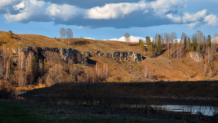 Кировский горы. Горы в Советске Кировской области. Советск Кировская область скалы. Природный заказник Пижемский. Горы в Кировской области Советский район.