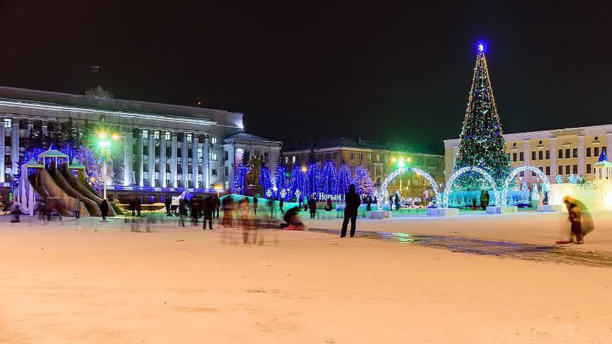 Киров площадь. Театральная площадь Киров. Центр Кирова Театральная площадь. Карла Маркса Киров Театральная площадь. Город Киров театралка.