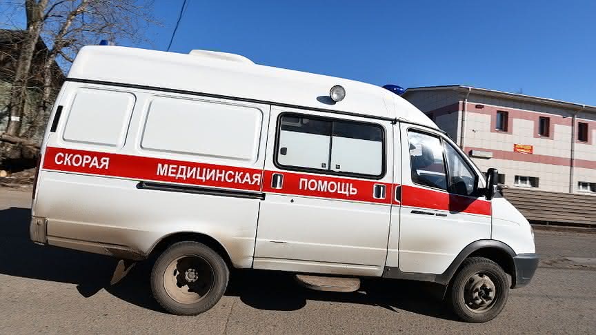 Водитель автомобиля скорой медицинской помощи. Водитель скорой помощи. Шофер скорой помощи. Скорая медицинская помощь Кировская область. Рено скорая помощь.