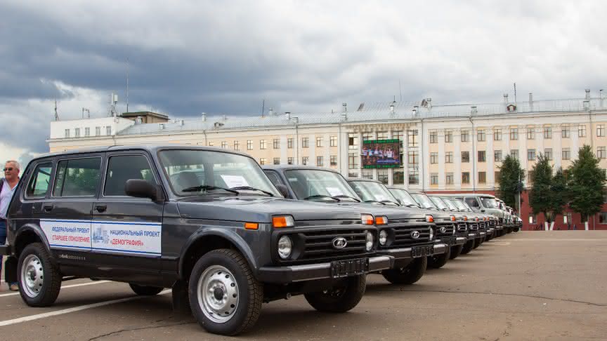 Кировская область получила 18 автомобилей для перевозки пожилых пациентов