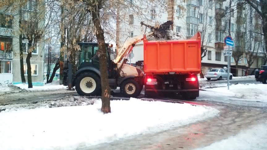 В выходные снег вывезут с 5 участков улично-дорожной сети Кирова
