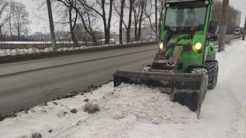 
        27 и 28 февраля снег в Кирове вывезут с 6 улиц
      