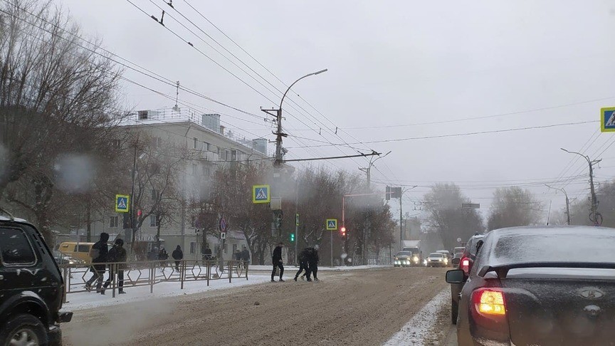 Перекресток с 25 июня. Светофор, Киров, народная улица. 13 Светофоров. Загрузка на дорогах Кирова. Пожар в Кирове светофор.