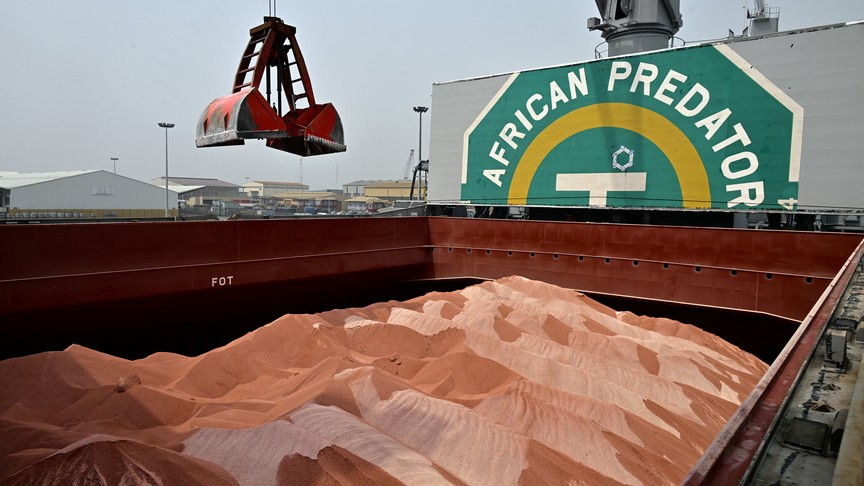Гуманитарная поставка удобрений Группы «Уралхим» прибыла в Нигерию и выгружается в порту Онне
